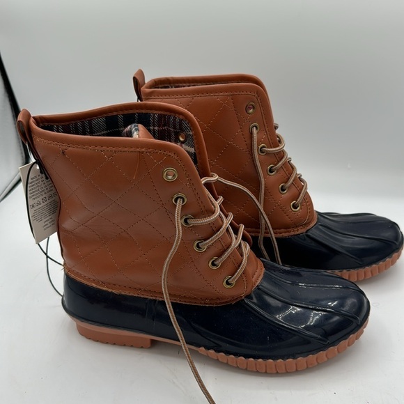 West Fashion Life (WFL) Duck boots Size 7, NWT - Picture 3 of 7